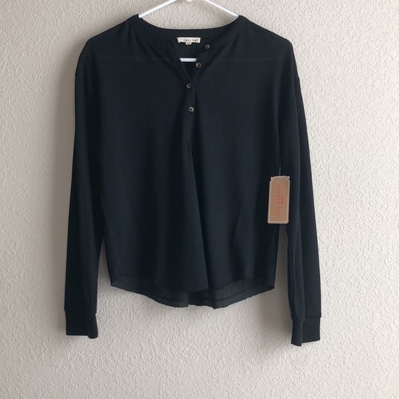 Women’s, Tops, Copper Key, Small, Black - Picture 3 of 5